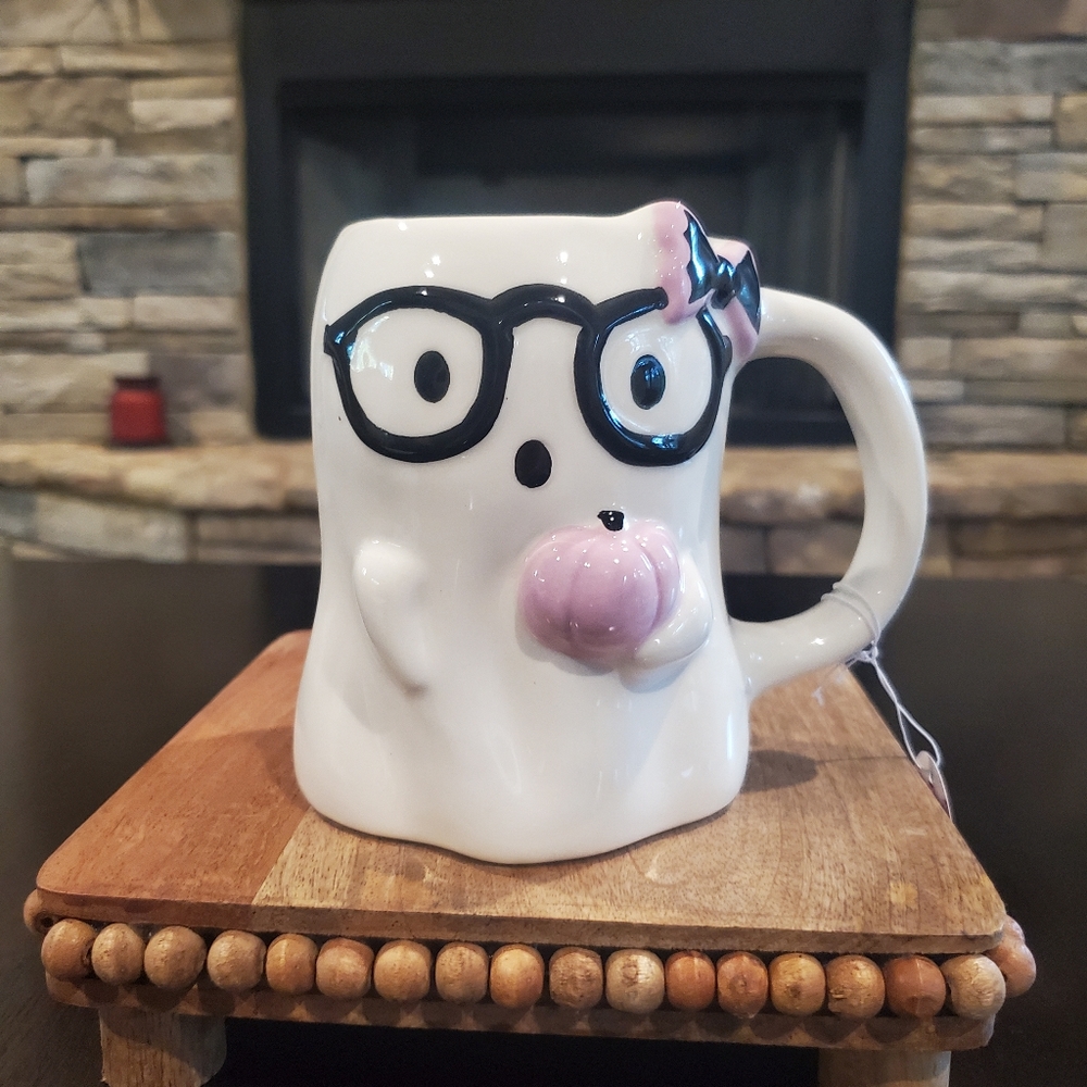 Viral Halloween! HTF Pastel Ghost Mug-NWT